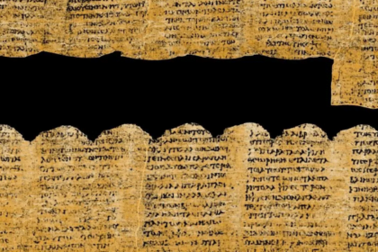 فريق من الباحثين في مصر يقومون بفك رموز مخطوطات عمرها تقريباً 2000 عام