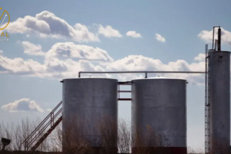 زيادة في مخزونات الخام وتراجع في أسعار البنزين في الأسواق الأميركية