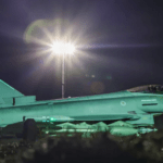 ضربات بحرية أمريكية توجه ضربة قوية لقدرات الحوثيين البحرية في المياه الإقليمية