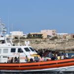 حادث غرق يؤدي إلى وفاة وفقدان مهاجرين سودانيين قبالة الشواطئ التونسية