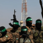 مقتل اثنين وإصابة 8 من الأسرى الإسرائيليين في هجمات القصف