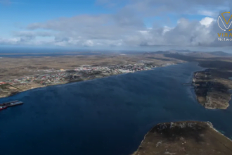 كاميرون يتفقد المناطق المتنازع عليها مع الأرجنتين في أرخبيلا