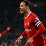 ليفربول يتوج بلقب كأس رابطة المحترفين بفضل تألق فان دايك