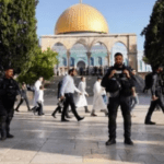 اقتحام المستوطنين للأقصى وتركيب كاميرات مراقبة عند السور الغربي