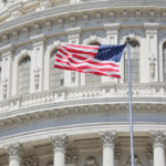 الكونغرس الأمريكي يقر مشروع قانون لتفادي إغلاق الحكومة
