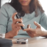 دراسات ألمانية تحذر من تقلبات السكر وتأثيراتها الخطيرة