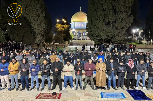 الاحتلال يعيق المصلين في طريقهم إلى المسجد الأقصى