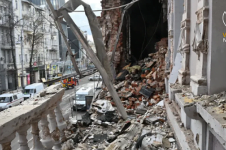 هجوم بصواريخ روسية يقطع التيار الكهربائي في خاركيف