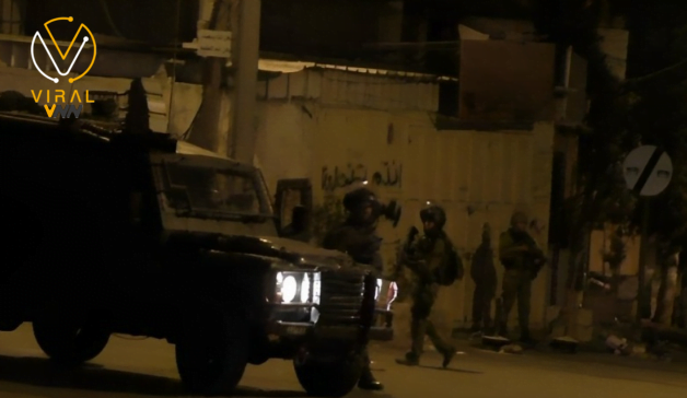 الاحتلال يعتقل مشتبهًا به في عملية العوجا