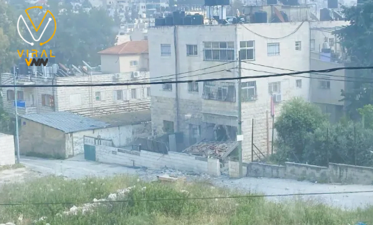 الاحتلال يهدم منزل الشهيد خالد المحتسب في بيت حنينا