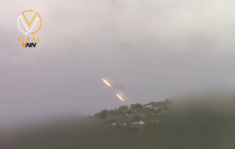 حزب الله ينفذ عمليات مسلحة بمسيرات وصواريخ علي اسرائيل