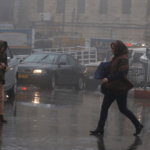 توقعات بأجواء باردة مع فرصة لهطول الأمطار الغزيرة والعواصف الرعدية