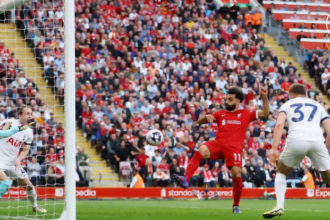 ليفربول بقيادة صلاح يفوز برباعية علي توتنهام