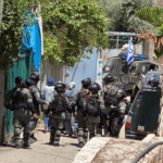 استهداف منزل الشهيد فادي جمجوم بتفجير في مخيم شعفاط