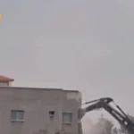 عملية هدم منازل في بلدة عزون بواسطة الاحتلال