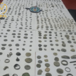 القبض على مشتبه به في طولكرم بحوزته عملات أثرية