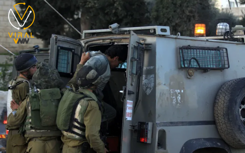 اعتقال 22 مواطنًا فلسطينيًا من الضفة الغربية