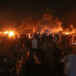 منسق الأمم المتحدة يدين الهجوم على مخيم النازحين برفح ويطالب بتحقيق فوري