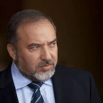 تسريبات حول العرض الذي كشفه ليبرمان عن نتنياهو