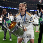 بقاء مودريتش في ريال مدريد لموسم إضافي