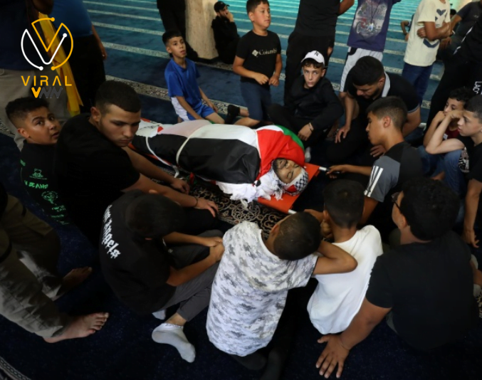 مراسم الدفن للشهيد الخضري في مخيم بلاطة