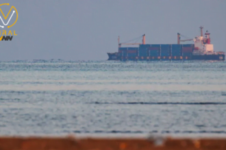 استهداف سفينة شحن قبالة السواحل اليمنية