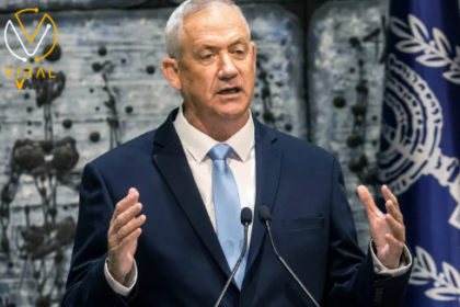 باقة زهور ورسالة غريبة تصل إلى مكتب غانتس