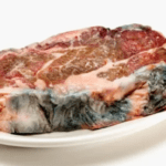 طبيب يكشف علامات الفساد في لحم الأضحية