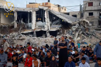 أهالي غزة يؤدون صلاة العيد رغم دمار منازلهم