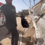 القوات المحتلة تعلن إصابة 16 جندياً وتدمر صالة المغادرة في معبر رفح