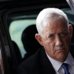 غانتس يدعو نتنياهو إلى التصعيد أو التسوية مع لبنان