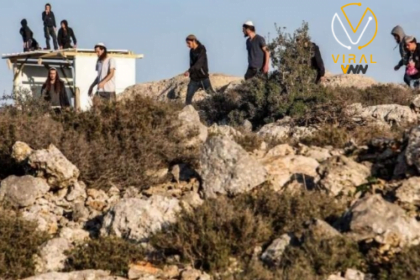 اعتداء مستوطنين على المدنيين في قرية بيرين بالخليل