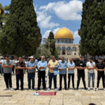 حشود كبيرة في الأقصى لأداء صلاة الجمعة المباركة