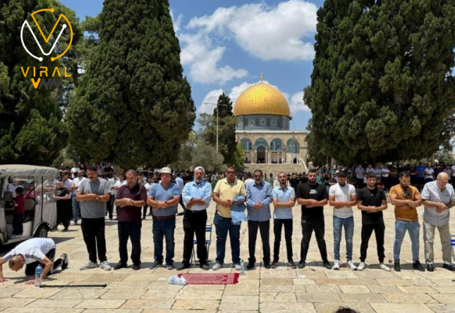 حشود كبيرة في الأقصى لأداء صلاة الجمعة المباركة