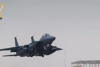 الجيش الأميركي يعترض هجوماً بصاروخ وطائرات مسيرة حوثية