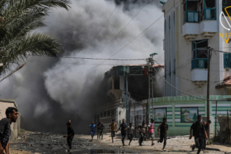 نزوح 100 ألف شخص من دير البلح