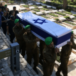 ارتفاع عدد القتلى في إسرائيل إلى 702 بعد مقتل ضابط وجندي