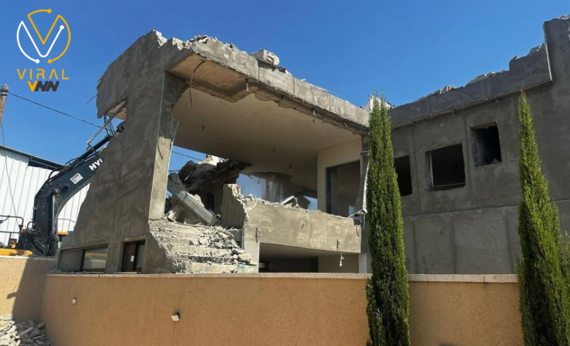 جرافات الاحتلال تهدم منزلاً في بلدة سلوان جنوب المسجد الأقصى