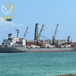 تسليم شحنة أسلحة للصومال على متن سفينة حربية مصرية