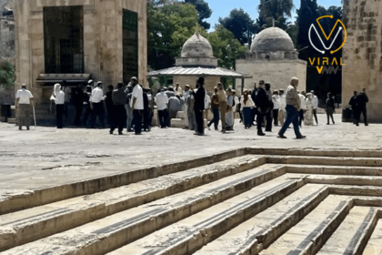 اقتحام عشرات المستوطنين لباحات المسجد الأقصى