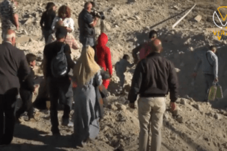 إسرائيل تستهدف طريقًا يربط لبنان بسوريا