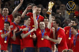 إنييستا يعلن نهاية مسيرته الكروية