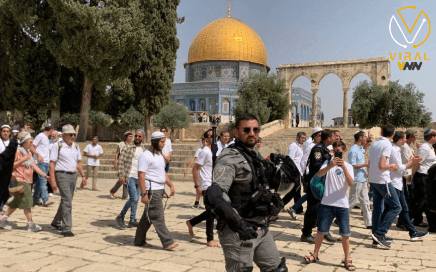 مئات المستعمرين يتسللون الى الأقصى