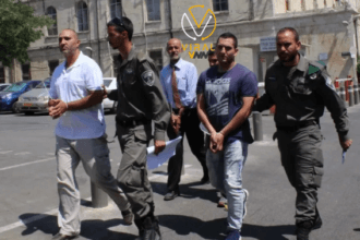 الاحتلال يعتقل عشرات الفلسطينيين في القدس