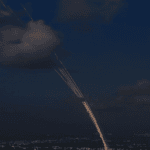 هجوم صاروخي من لبنان يسبب احتراق شاحنة في مستوطنة "دان"