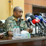 البرهان يجري تعديلات ويقيل وزراء الخارجية والإعلام والأوقاف