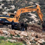 الاحتلال ينفذ عملية هدم لمنزلين شرق يطا