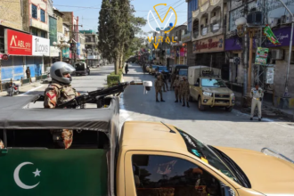 انفجار في محطة سكة حديد بباكستان يودي بحياة 17 شخص على الأقل