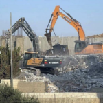 الاحتلال يقوم بهدم خمس منشآت في رافات غرب القدس