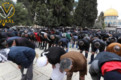 صلاة الجمعة في المسجد الأقصى تشهد حضور 50 ألف فلسطيني